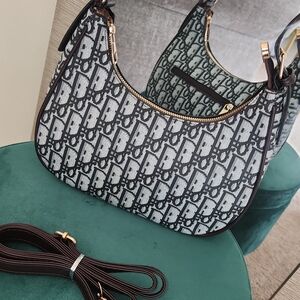 Elegant Black and Grey Fashion Shoulder Bag.